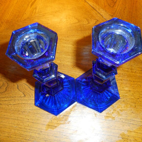 2 matching CANDLESTICK holders ... cobalt blue in color (looks purple ) - Picture 5 of 6